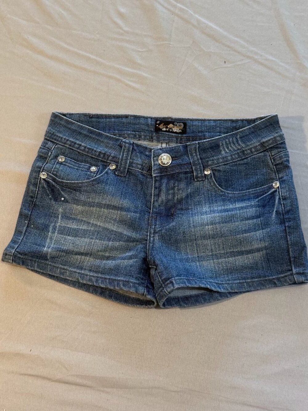 LA Jeans Junior's Low Rise Jean Shorts Rhinestone Accents Size 1 New with Tags